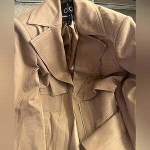 Alo yoga trench